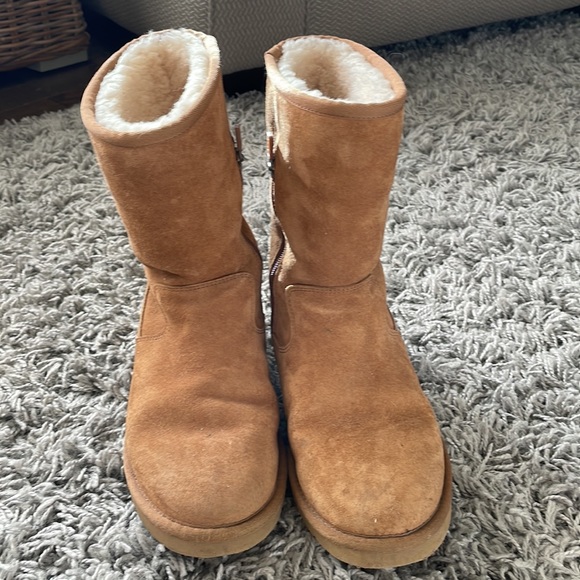 UGG Boots - Picture 7 of 7